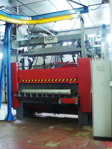 Granigliatrici-shot-blasting-machine-Carlo-Banfi-per-bombole-ISBR