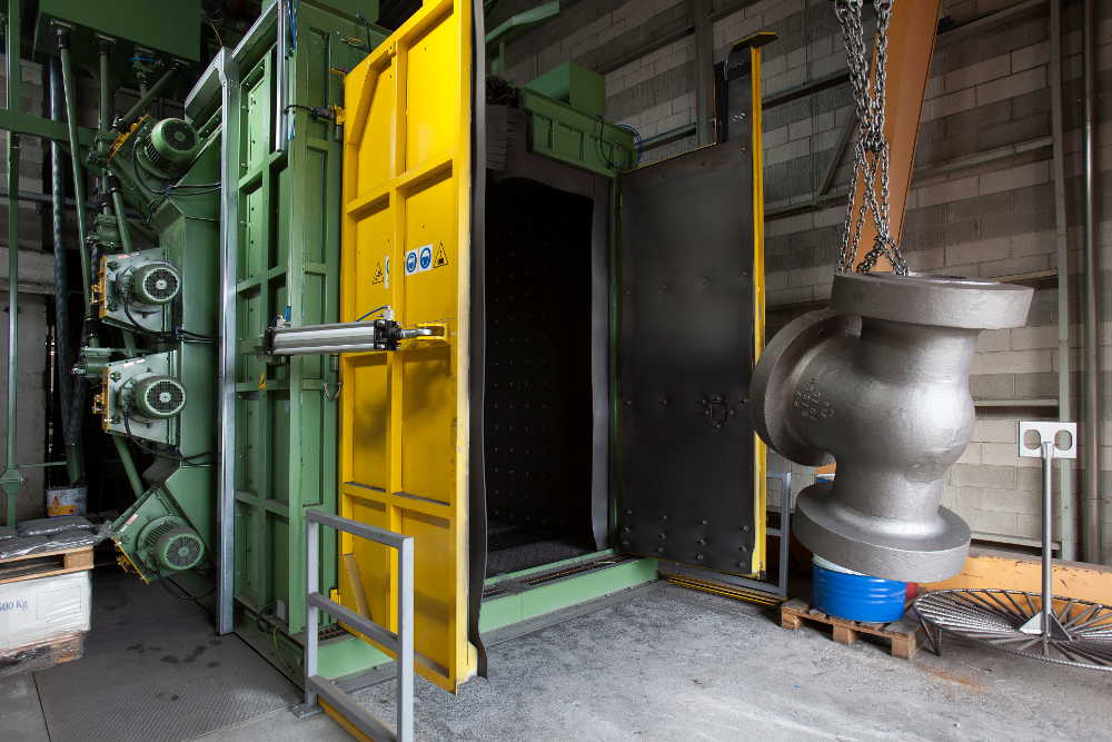 Gm Hook type / hoist type shot blast machine